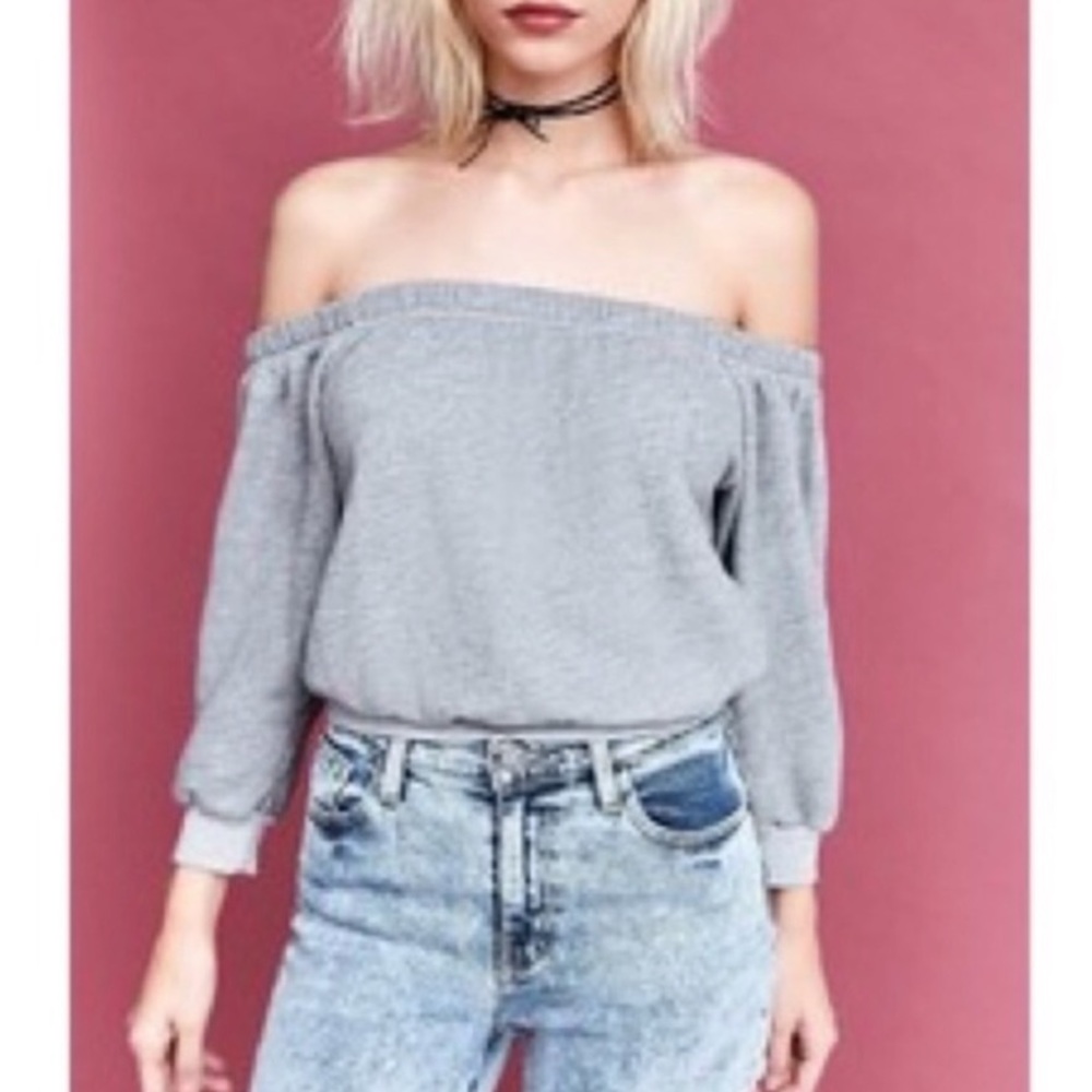 Urban Outfitters Truly Madly Deeply Gray Off the Shoulder Top. Size XS